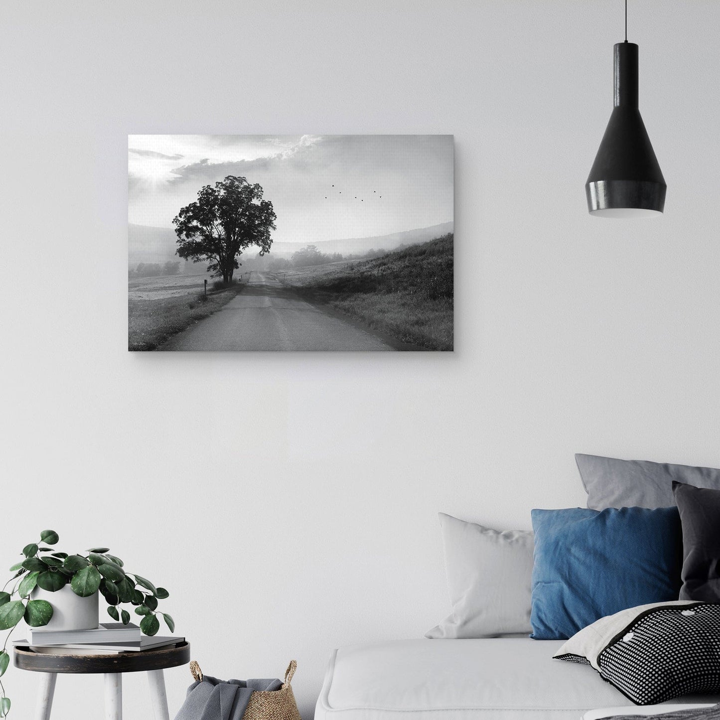Camino rural brumoso - Lori Deiter