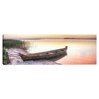 Barco de pesca en la orilla - Petruk Viktor