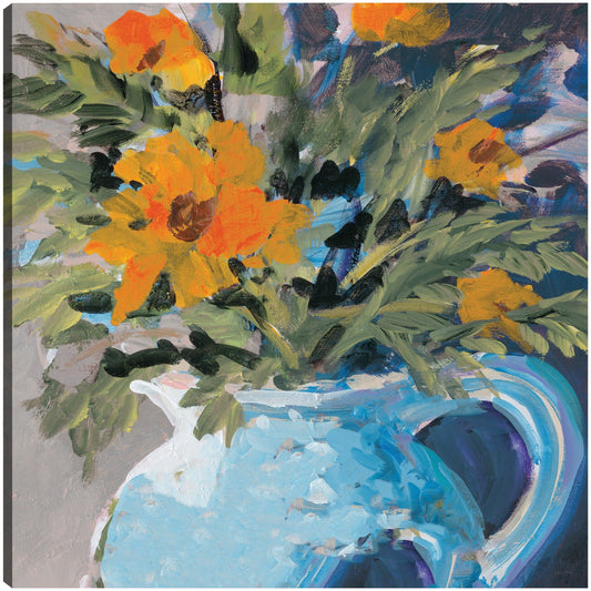 Margaritas naranjas en jarrón azul - Jane Slivka
