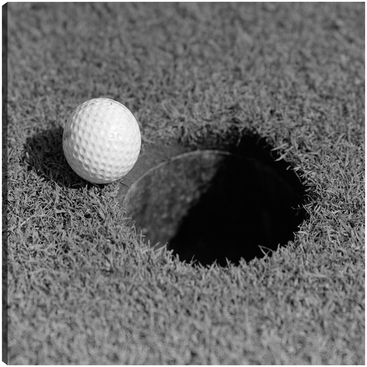 Tan cerca de la pelota de golf puesta - Vintage Images