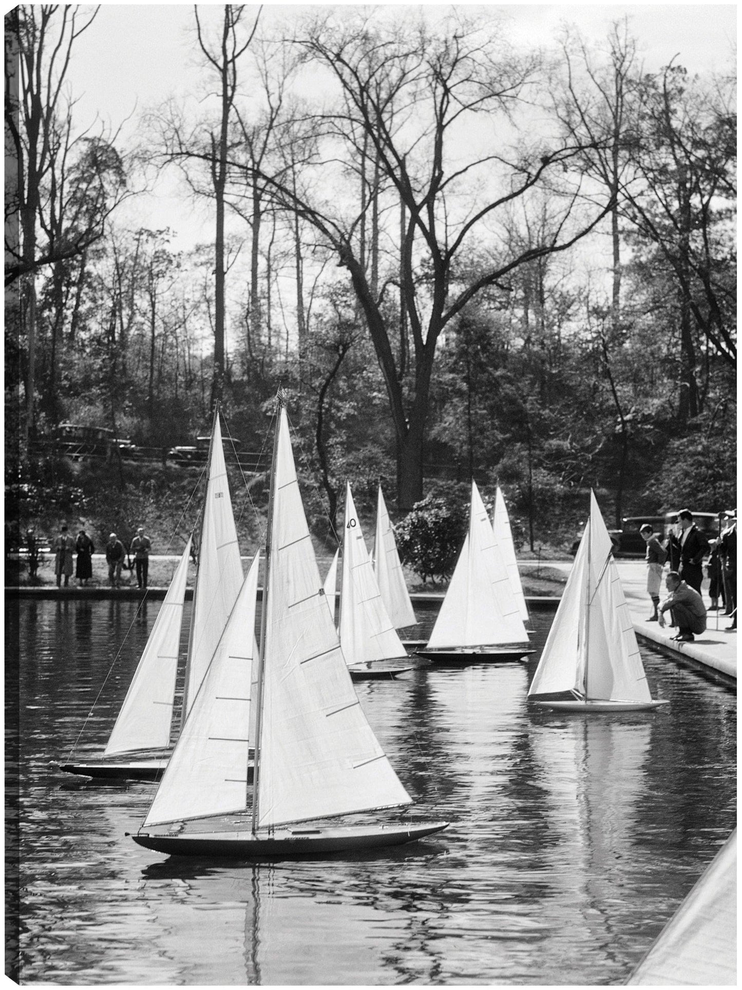 Barcos de juguete en el lago - Vintage Images