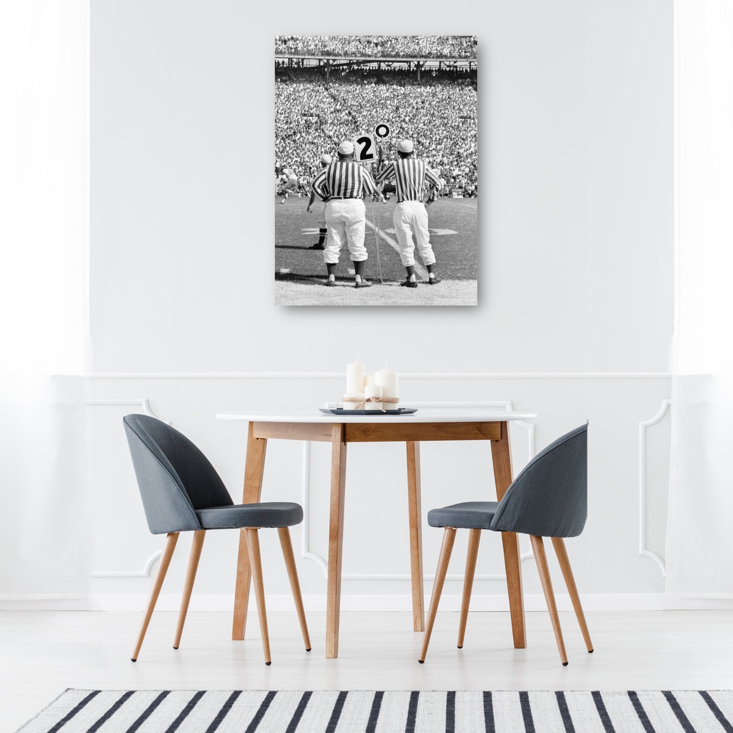 Dos árbitros de fútbol - Vintage Images