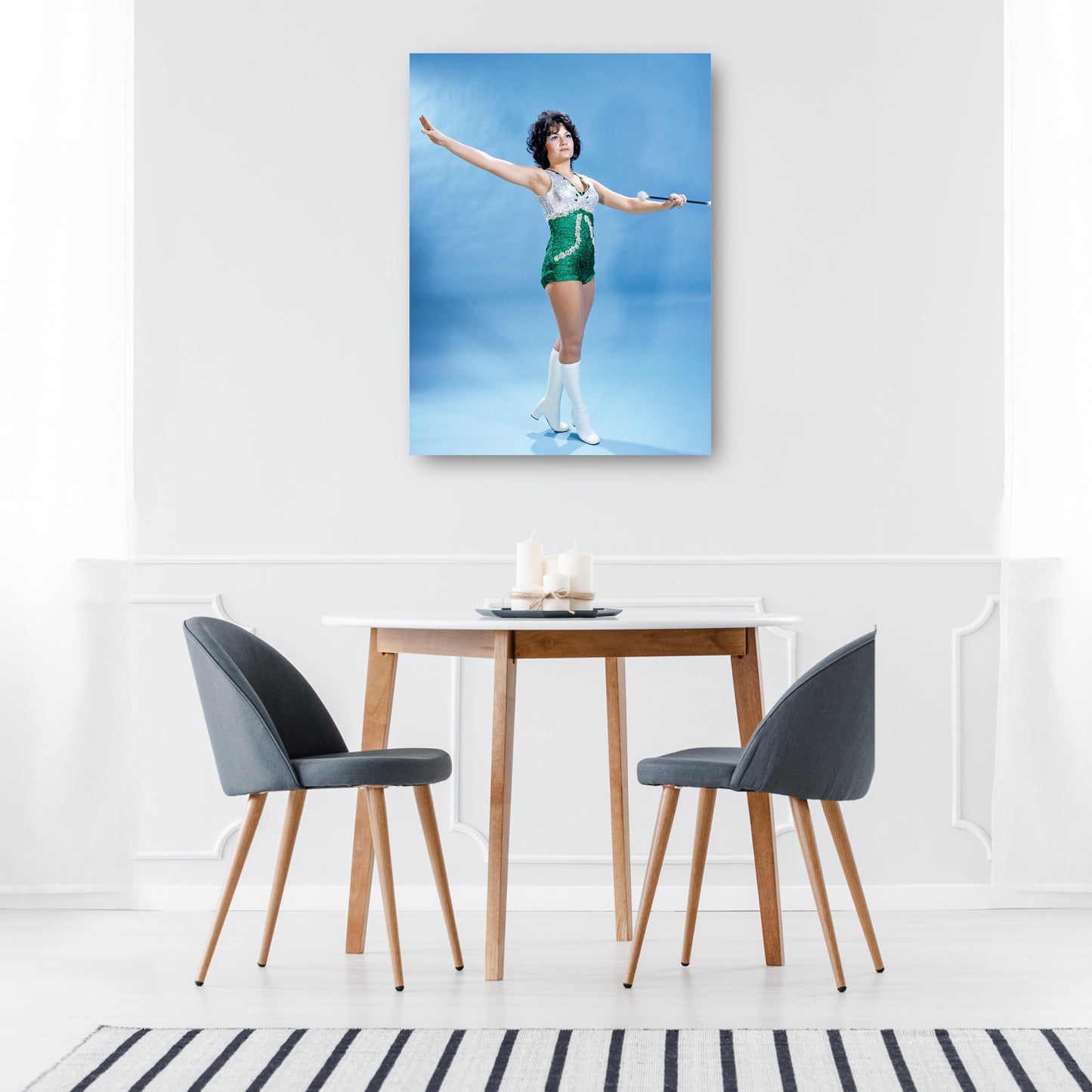 Retro Baton Chica - Vintage Images