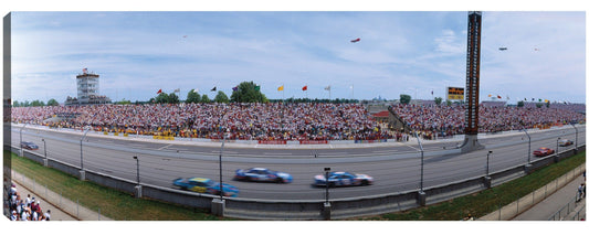 Coches deportivos en la pista - Panoramic Images