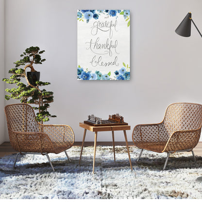 Agradecido, agradecido, bendecido con flores azules - Daniela Santiago