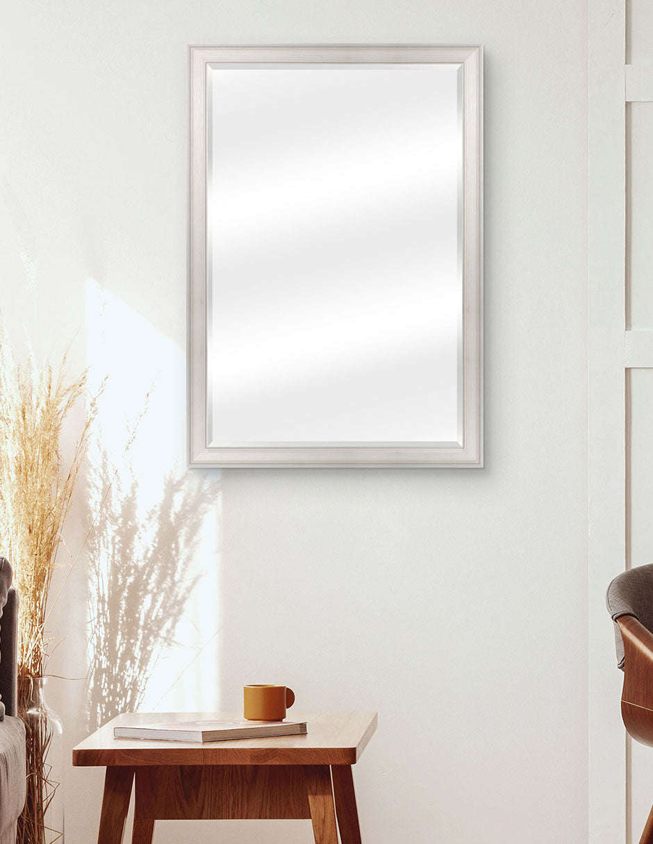Espejo Biselado de Pared Enmarcado en color Blanco con textura de madera
