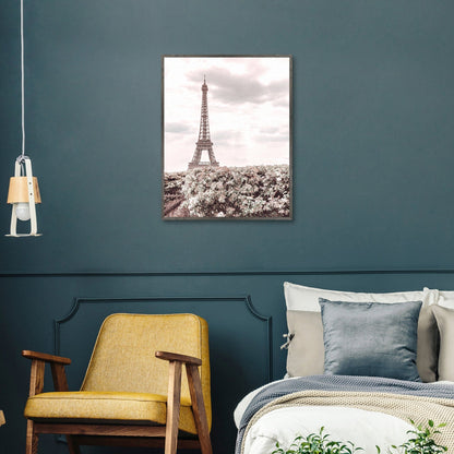 Torre Eiffel Haze - Heather Loriece